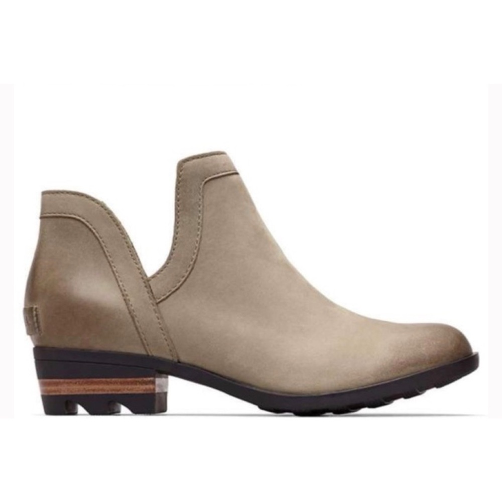 Sorel Women’s Lolla Cut Out Tan Suede Ankle Booties, size 7.5